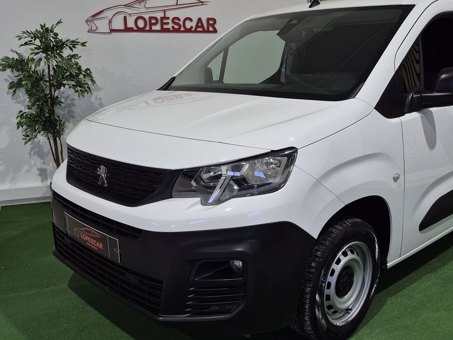 Peugeot Partner - 2021 | 100.000KM | GARANTIA | 3 LUG. - NACIONAL