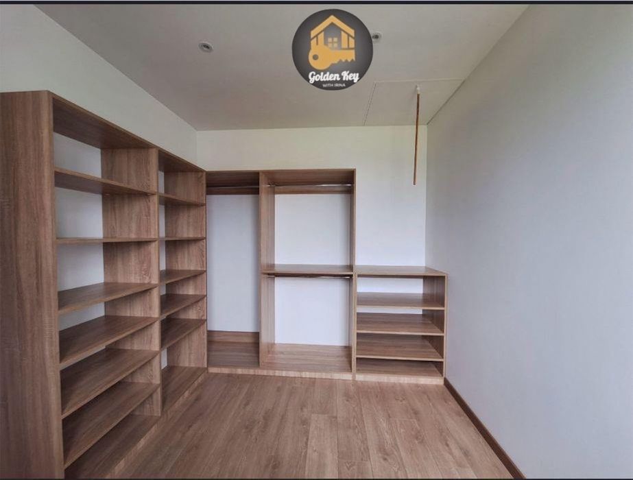Продам Просторий Мебльований Будинок 220м2, 10соток , с. Гора , 10км