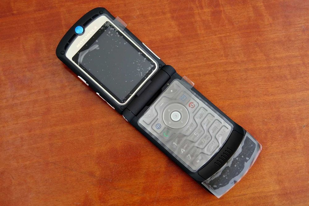Motorola Razr V3 Matte Black in Alu Box Limited