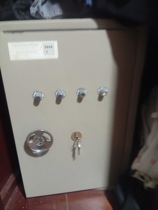 Cofre de grandes dimensões