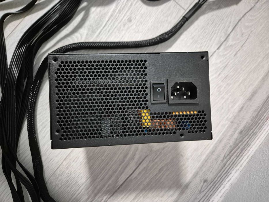 блок живлення для нових відеокарт 1000W Gigabyte GOLD. Trade-IN