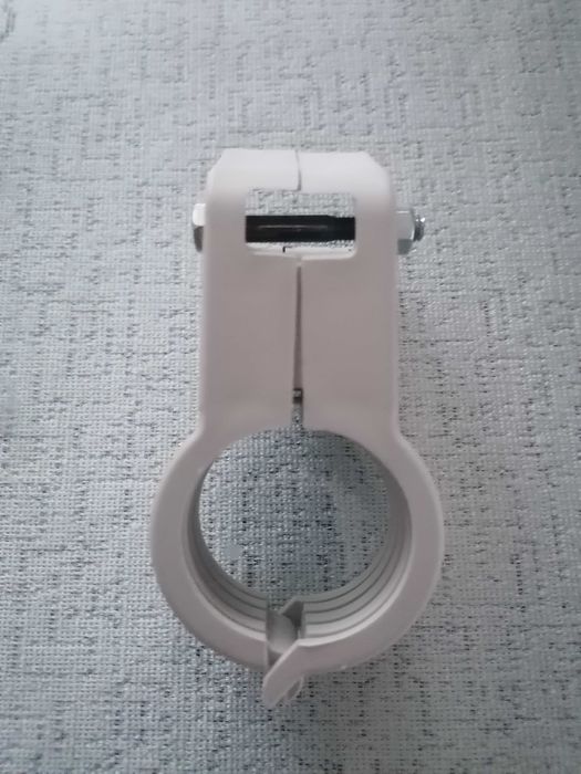 Konwerter SINGLE pojedynczy DigiSAT S010 z uchwytem.
