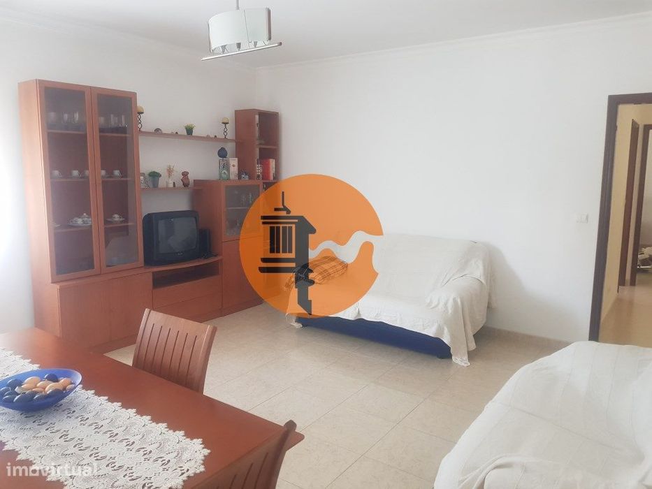 Apartamento T2 Mobilado com Elevador e Varandas - Arrendamento Sazo...