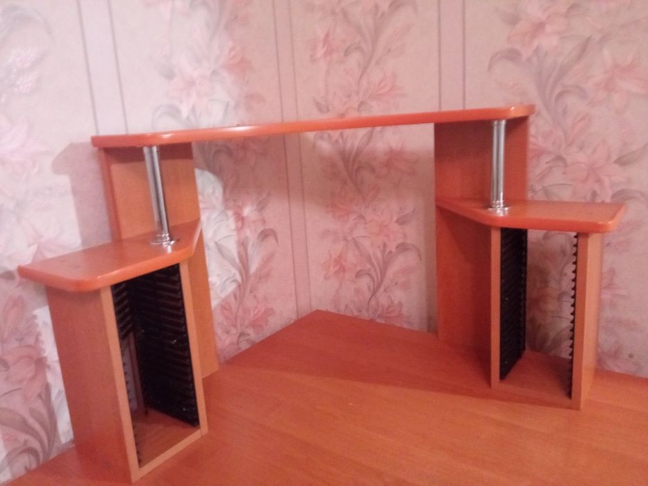 Продам комп'ютерний Стіл