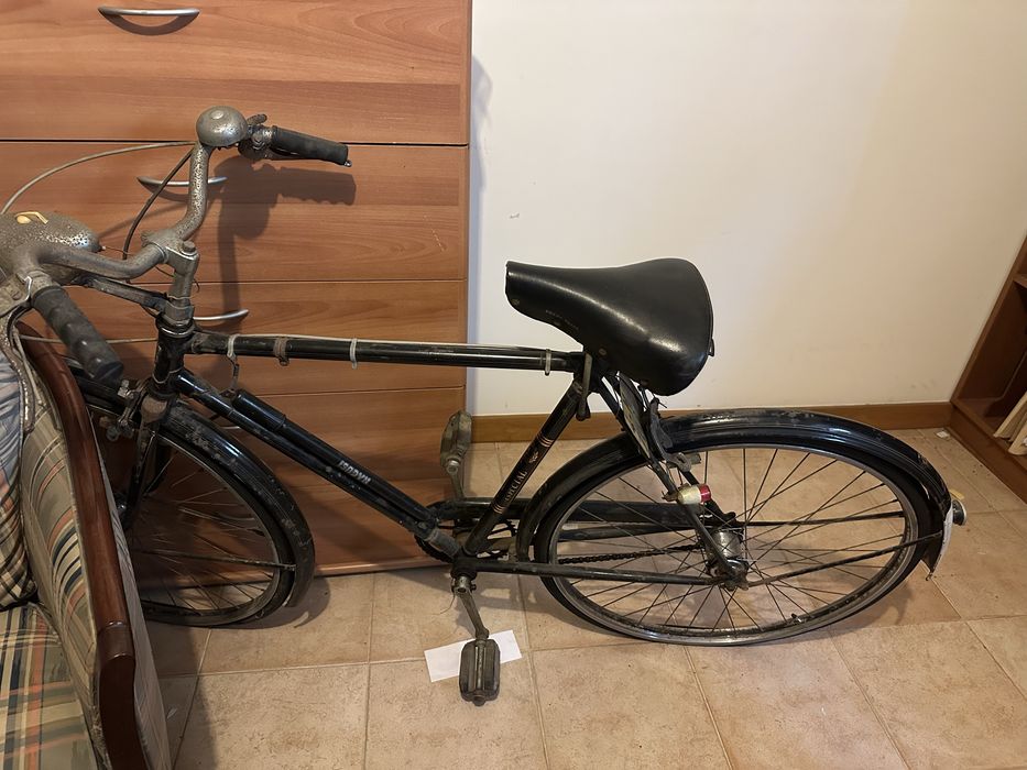 Bicicleta antiga para decoração