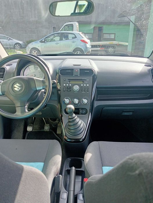Suzuki Splesh  stan bardzo dobry
