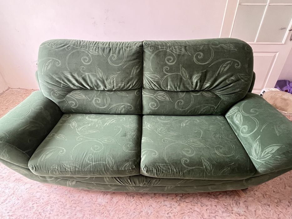 Продам диван срочно