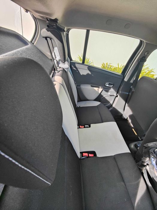 Renault Clio III Hatchback 16V 75 CV 2012