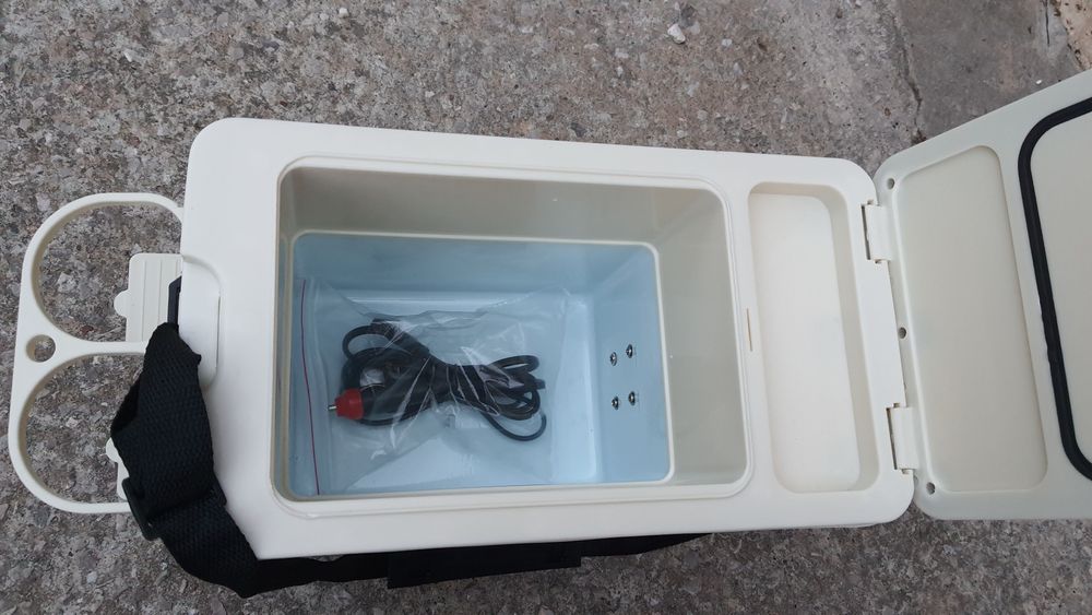 Chłodziarko-podgrzewacz samochodowy