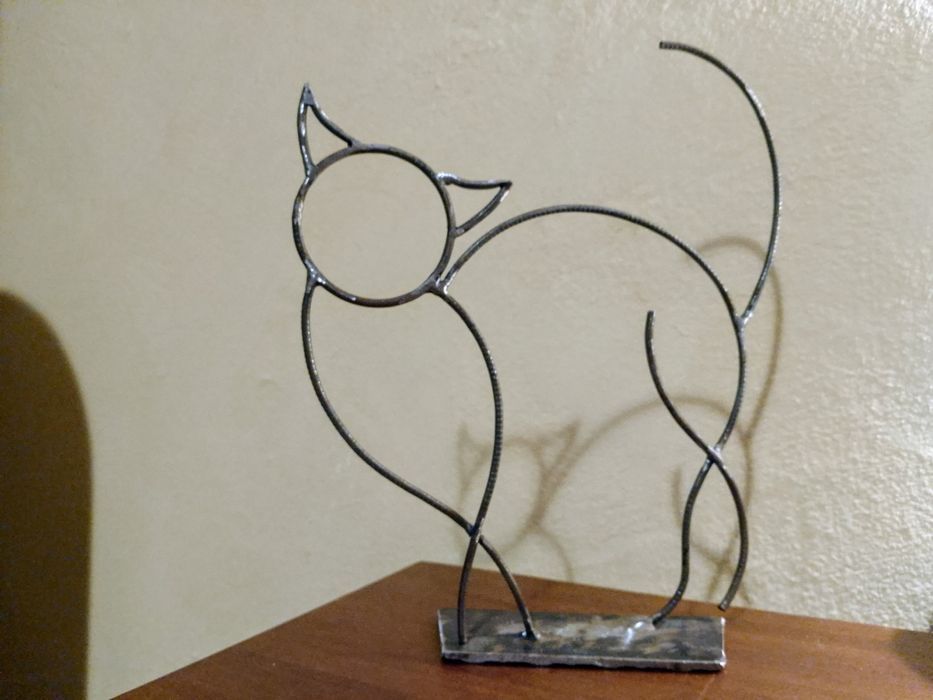 Декоративна металева кішка