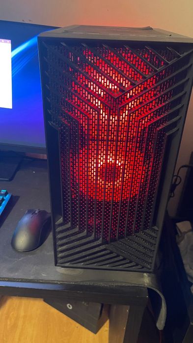 PC Gaming Ryzen 5 | 16GB RAM | GTX 1070 Ti vendo ou troco
Conta com:
· AMD Ryzen 5 1400 (4 núcleos / 8 threads)
·