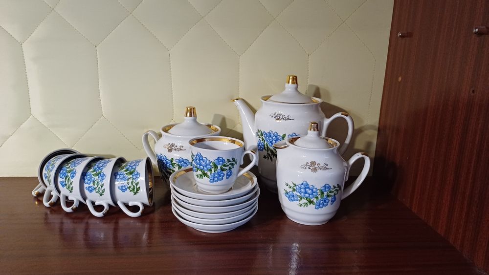 Кавові сервізи на 6 осіб