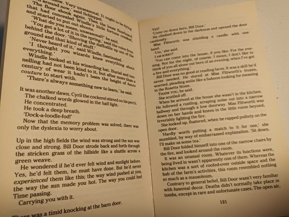 "Reaper Man" por Terry Pratchett