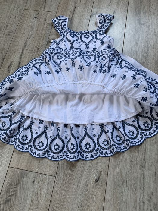 Красиве плаття для модниці.