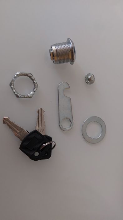 замок до поштової скриньки