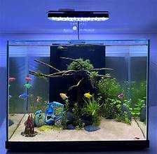 Fazendo aquários, vários trabalhos em vidro