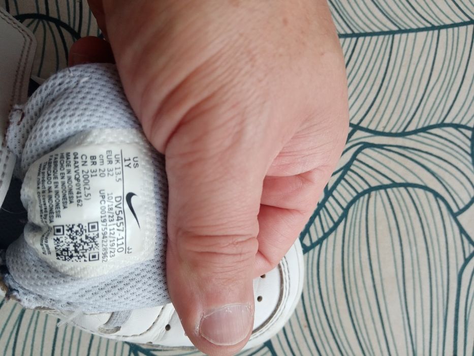 Tenis criança Nike air Force tamanho 32