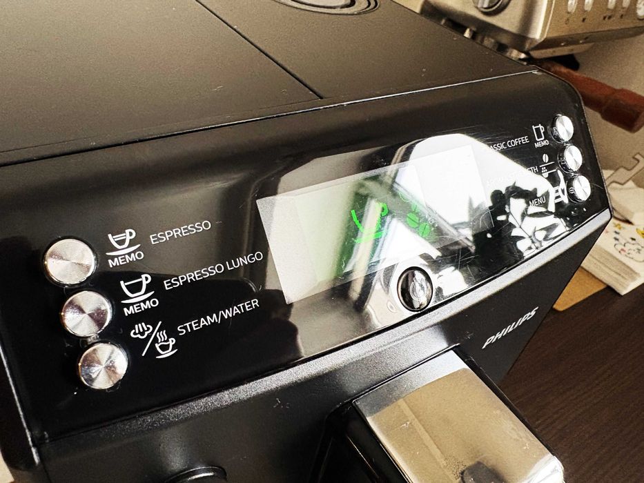 Кофеварка  Saeco Minuto кофемашина кавоварка обслужена є відео