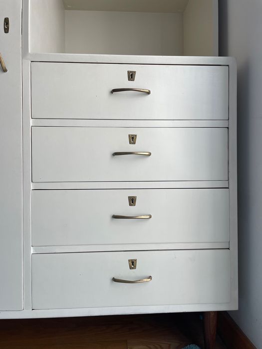 Móvel Roupeiro Vintage