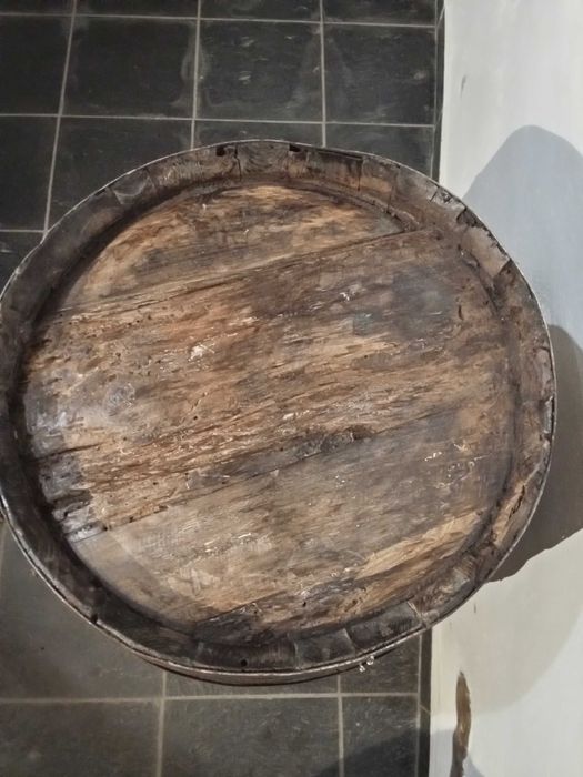 Barril de Vinho em Carvalho Restaurado – Peça Decorativa / Mesa Lateral
