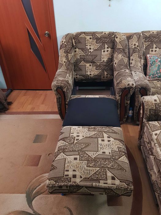 М'які меблі для вітальні (Мягкая мебель для гостинной)