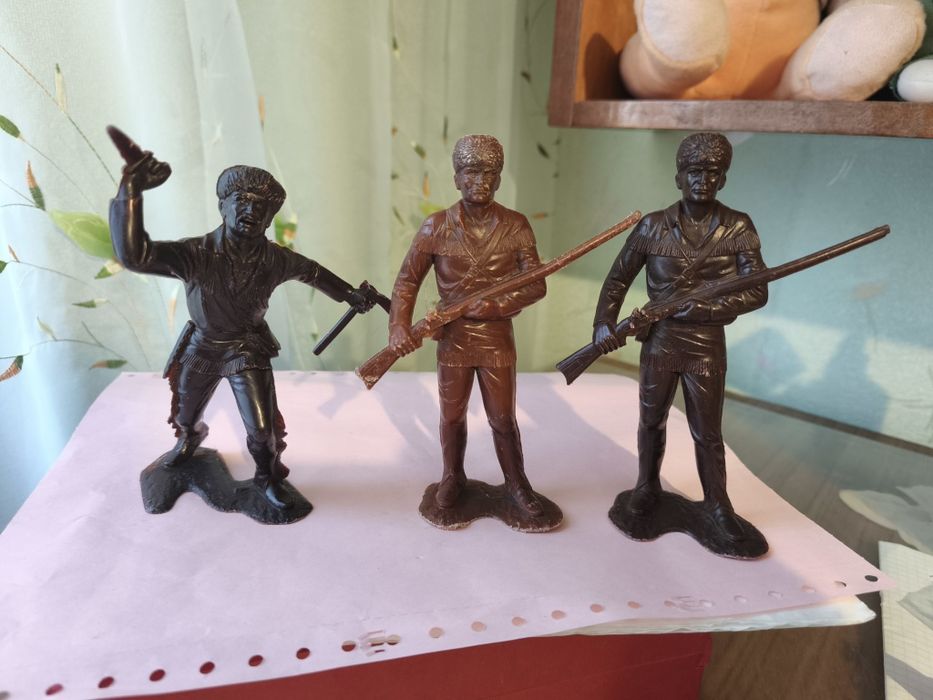 солдатики Донецкой фабрики игрушек.  ( Зверобой)