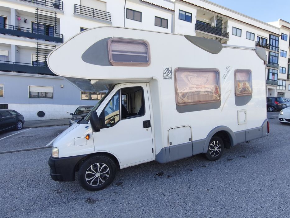Autocaravana com A/C  2.8 6lugares de livrete