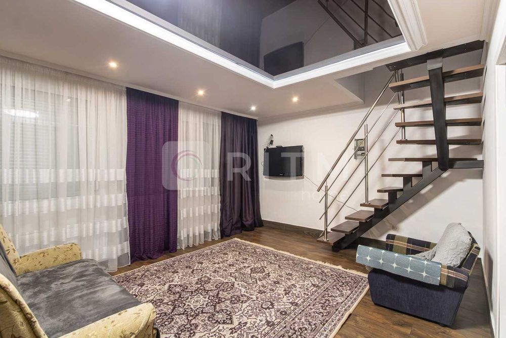 Оренда стильного напівособняка в самому центрі міста