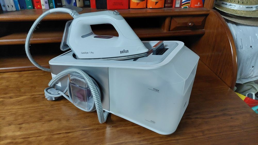 Ferro engomar com caldeira Braun Carestyle 7 Pro