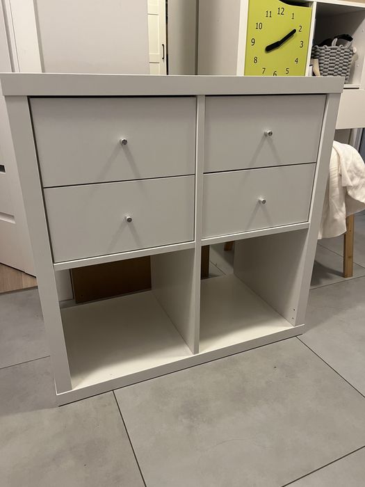 Biały klasyk Kallax 2x2 plus szuflady