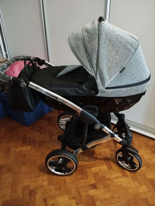 Продам коляску Junama super star