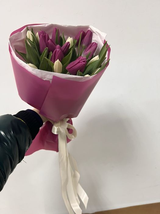 Тюльпани оптом, доставка букетів