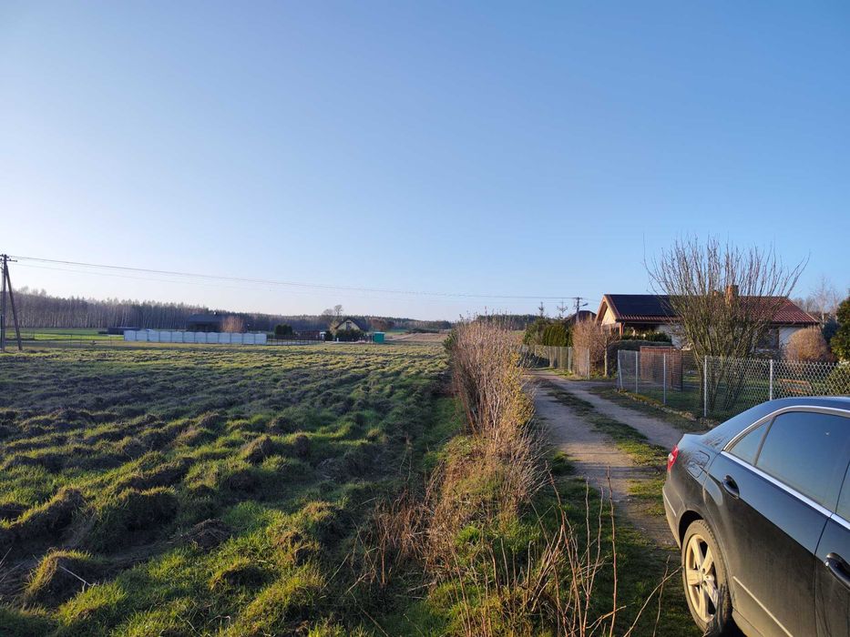 Sprzedam dzialke budowlana Turek-Grabieniec-Obrebizna 900 m2 z WZ-kami