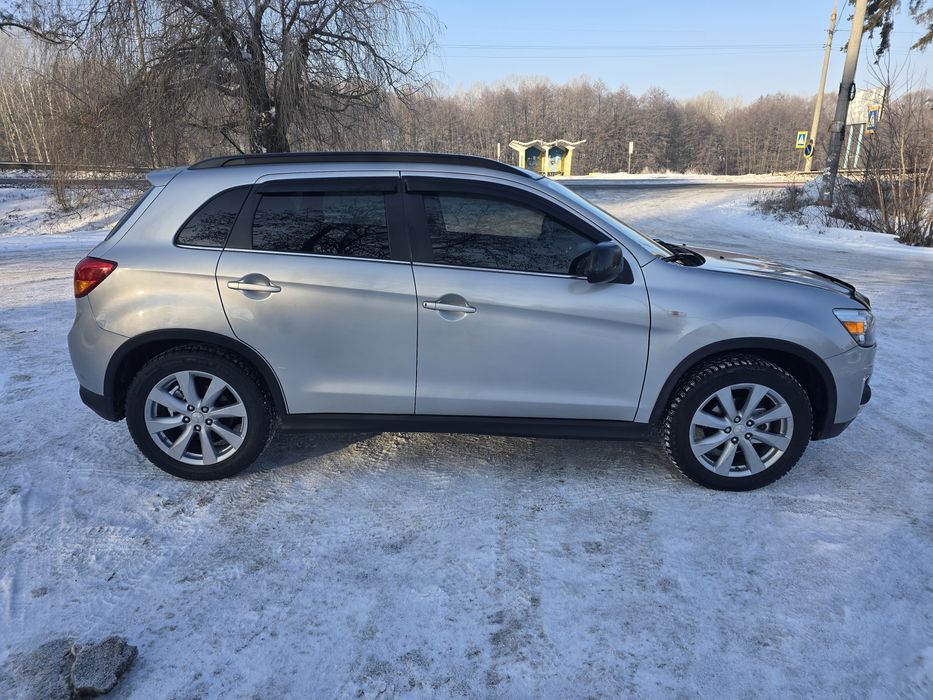 Мітцубісі оутлендер