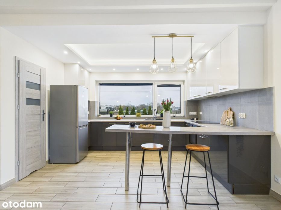 Nowoczesny dom z ogrodem i tarasem – Pruszków