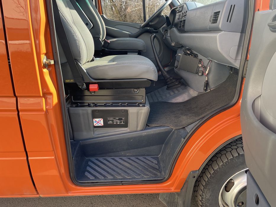 Mercedes Sprinter 412-евакуатор,дубль кабіна