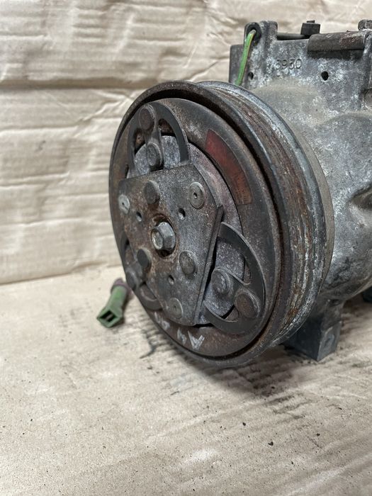 Компресор кондиціонера Passat B5 Audi A4B5 A6C5 8D0260805