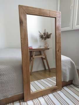 Зеркало дзеркало в дубовій рамі з масива