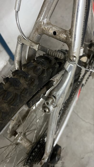 Bicicleta BTT 26” com suspensão