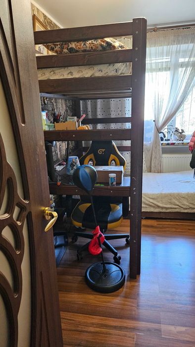 Продам дитячу двоповерхову кровать з матрацами