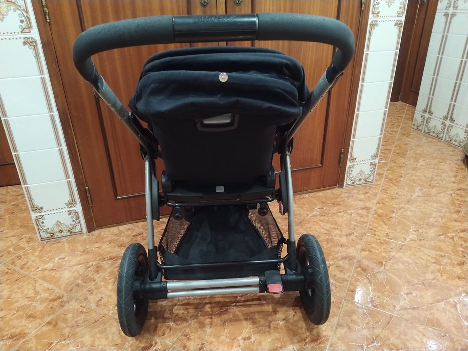 Carrinho de bebé passeio Maxi-Cosi Mura Plus carro cozinha quarto apartamento vivenda escritório gabinete.
