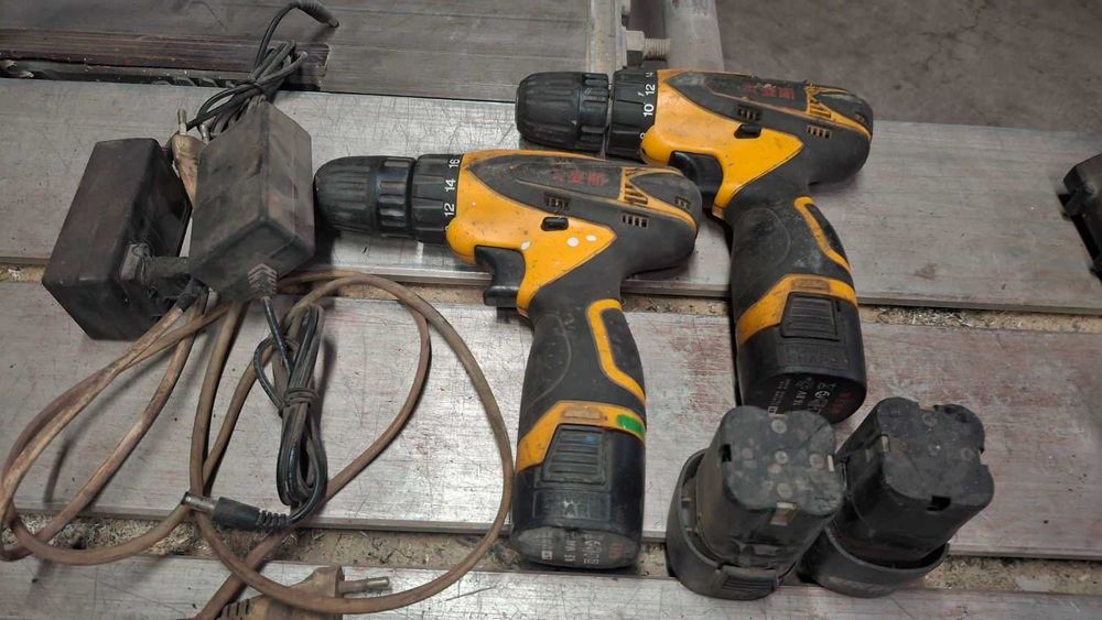 шуруповерт 4 шт акамуляторний