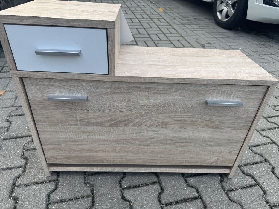 Szafka na buty z szufladą.