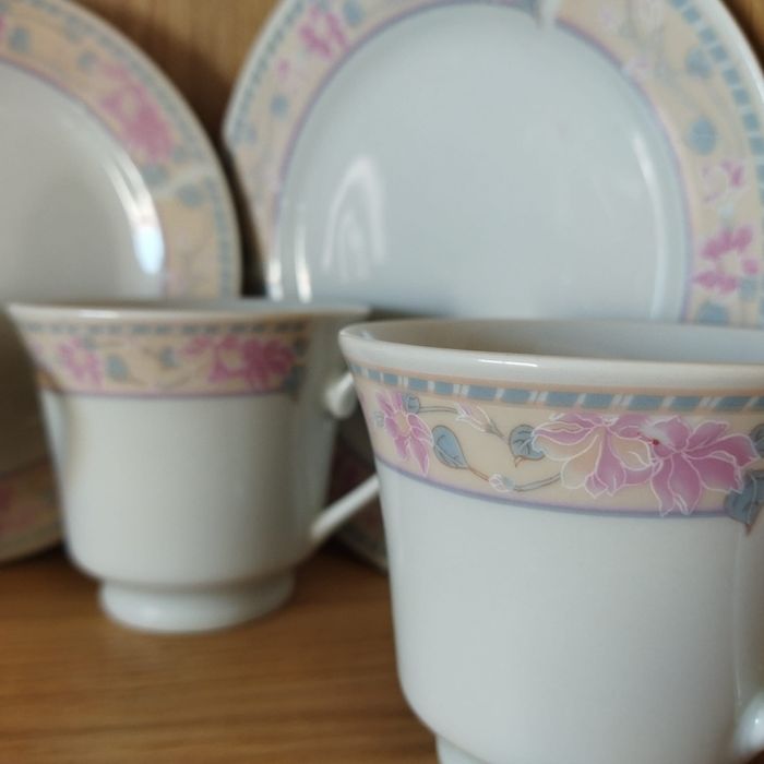 3 chávenas de chá+2 pratos