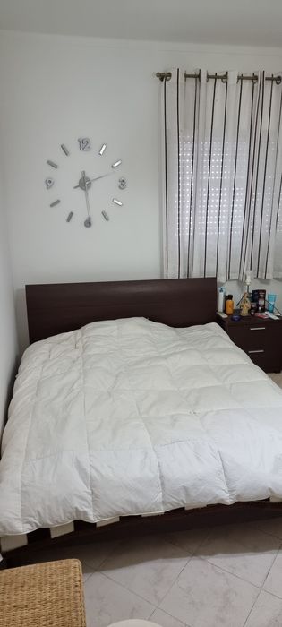 Aluga-se quarto mobilado