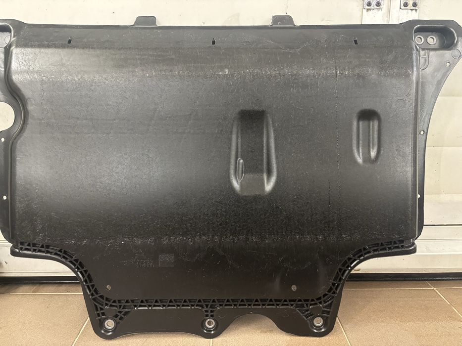 Оригінальний захист ДВС VAG 5QF825901B