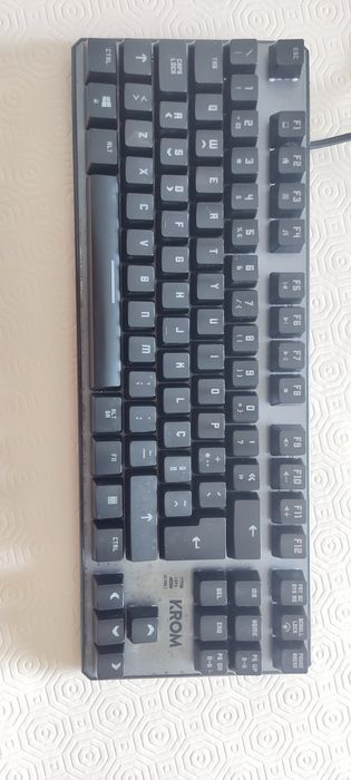 Teclado Gaming KROM Kernel TKL (RGB mecânico - preto)