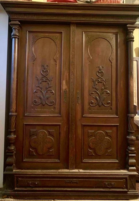 Старовинна мебель ( шкаф)