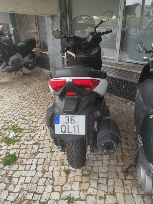 Yamaha X-max 400