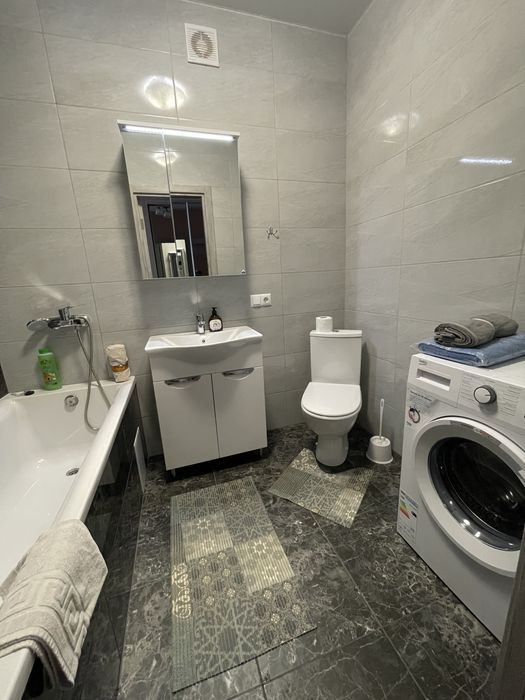 Подобову 1кім. квартира, люкс, в новобудові біля ж.д вокзалу